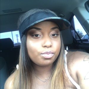 Meet your Posher, Lea